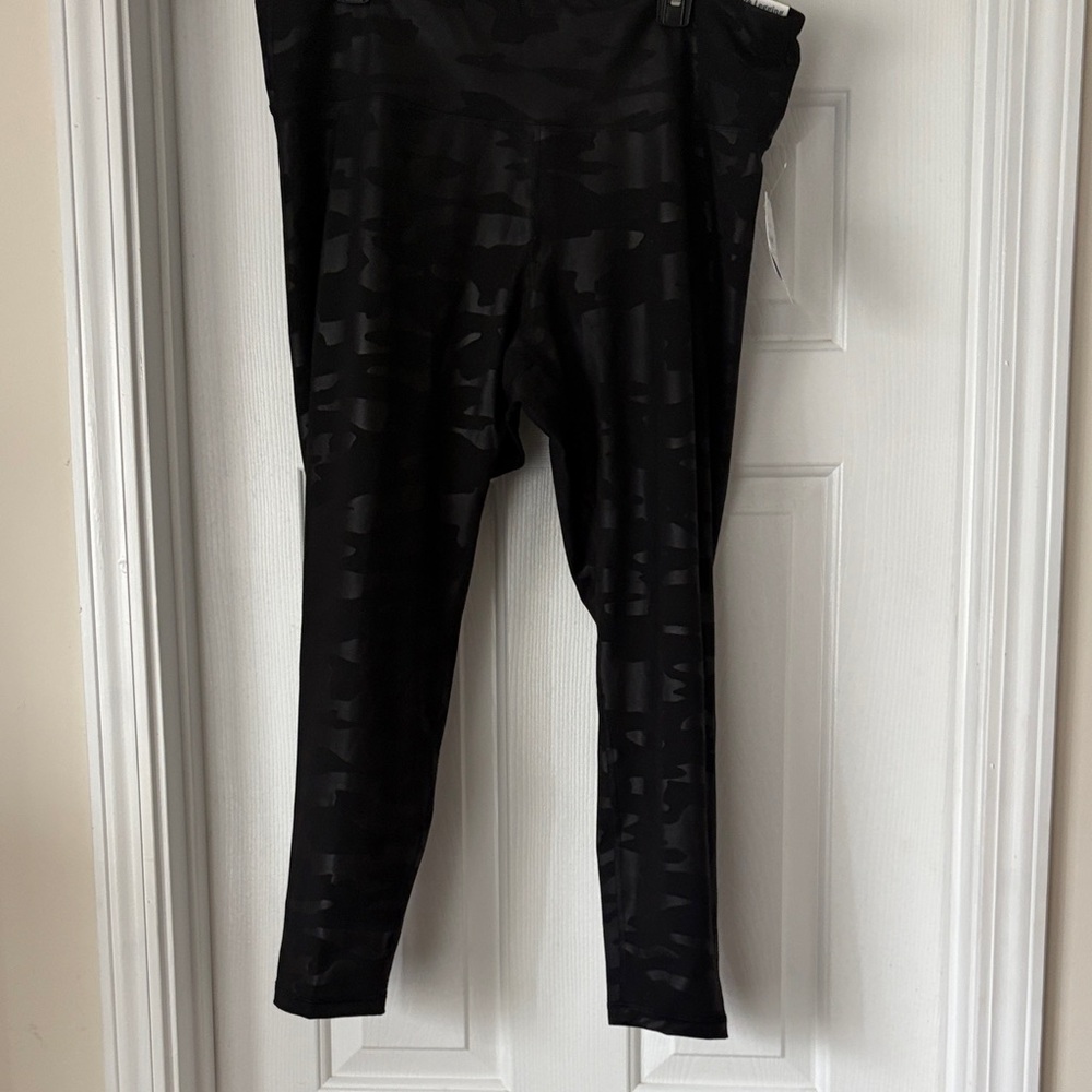 Old Navy Black Camouflage Leggings
